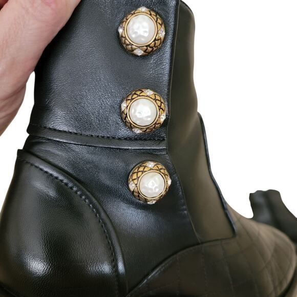 Chanel Leather Black Interlocking CC Logo Pearl 2017 Ankle Boots 6 36.5 G32970 - Picture 5 of 12